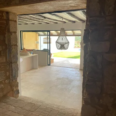 Masia Moreras Autenticidad Renovada 100 Porcien A 10 Minutos De Sitges En Coche 12 Huespedes Piscina Aire Aconc 6 Apertura 15 Julio 2025 Villa Viladellops