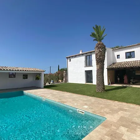 Villa Masia Moreras Autenticidad Renovada 100 Porcien A 10 Minutos De Sitges En Coche 12 Huespedes Piscina Aire Aconc 6 Apertura 15 Julio 2025