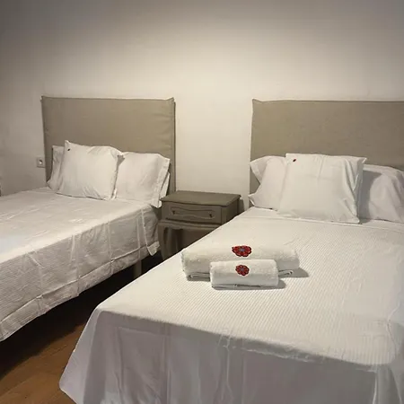 Villa Masia Moreras Autenticidad Renovada 100 Porcien A 10 Minutos De Sitges En Coche 12 Huespedes Piscina Aire Aconc 6 Apertura 15 Julio 2025